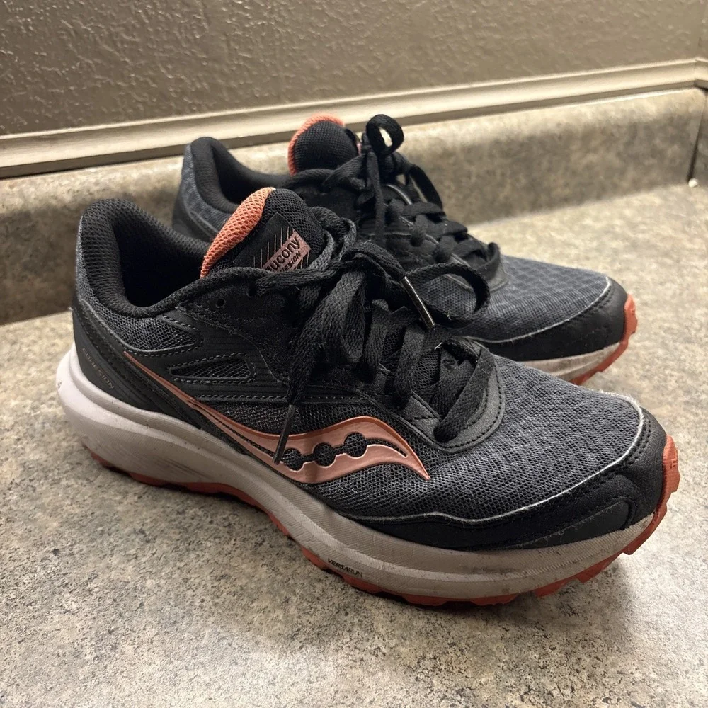 Saucony Women's Cohesion TR16 hiking shoes in shadow/ember Sz 7.5